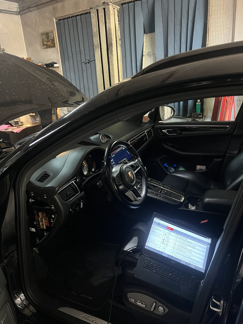 porsche-macan-audio